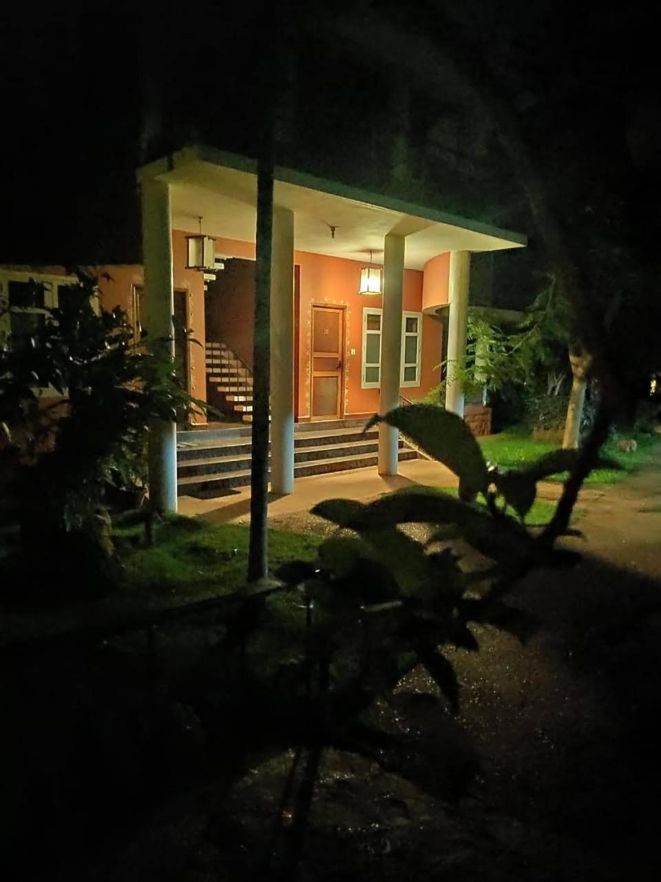 פונדיצ'רי Inn Pondiville Forest Retreat מראה חיצוני תמונה